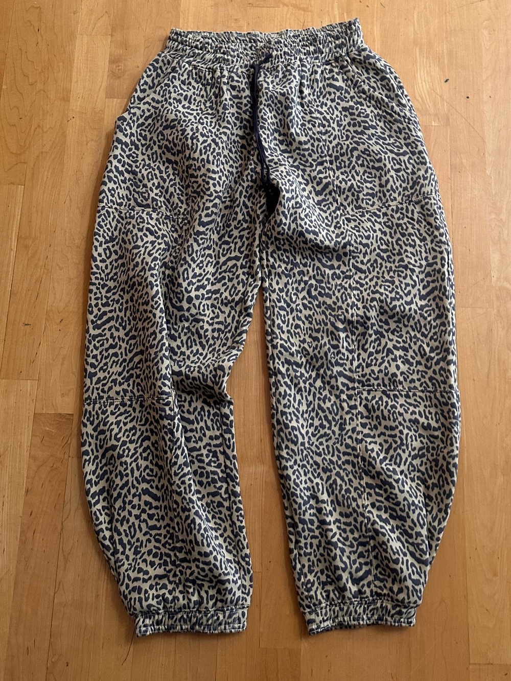 Daily Practice by Anthropologie Leopard Print Drawstring Jogger Pants. XXS - Picture 3 of 3